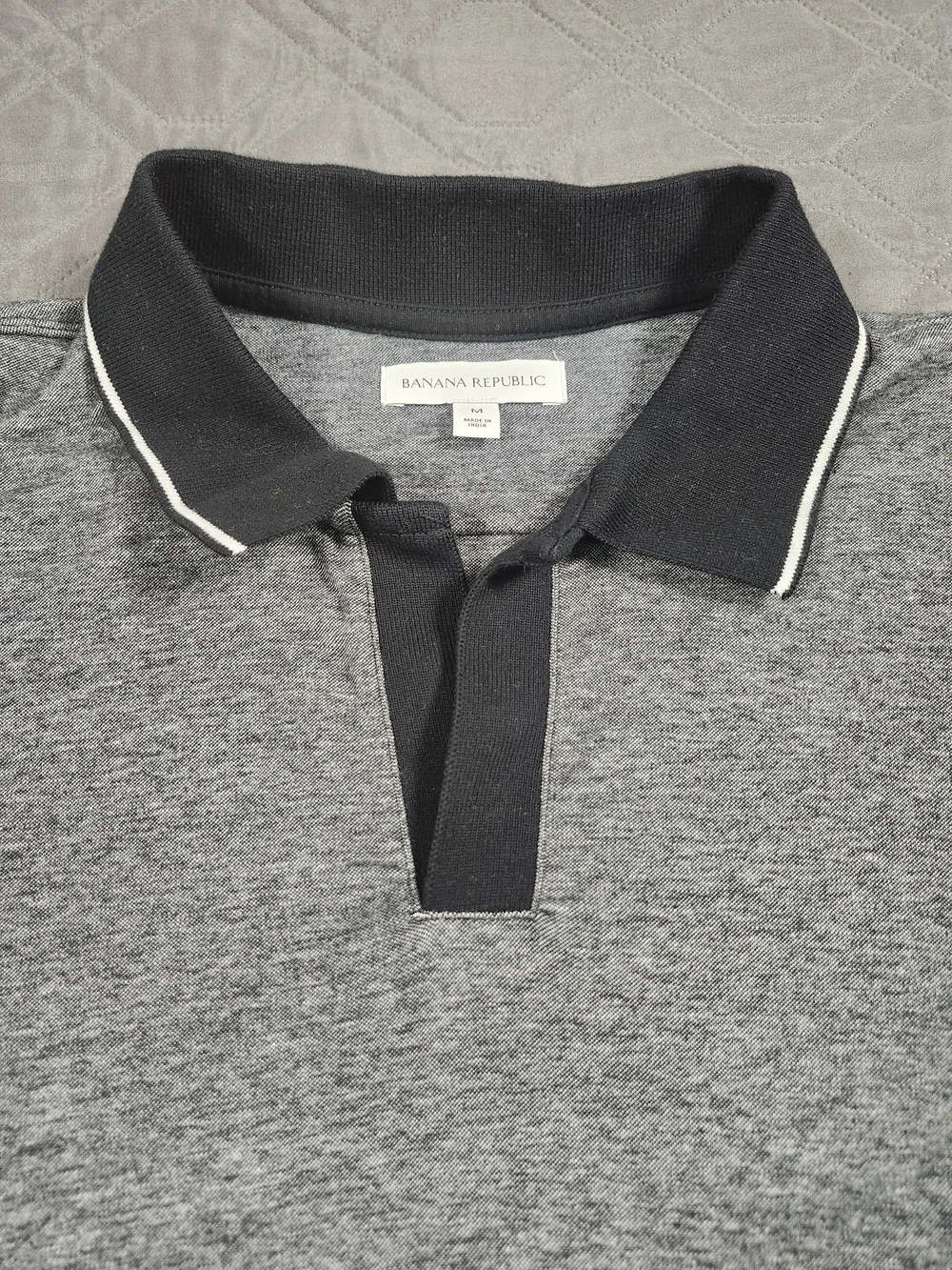 Banana Republic polo shirt marled gray knit fabric black collar Size M